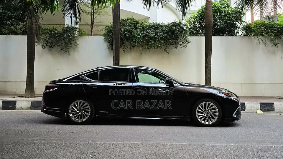 Lexus ES 300h Ultra Luxury 2020 Black