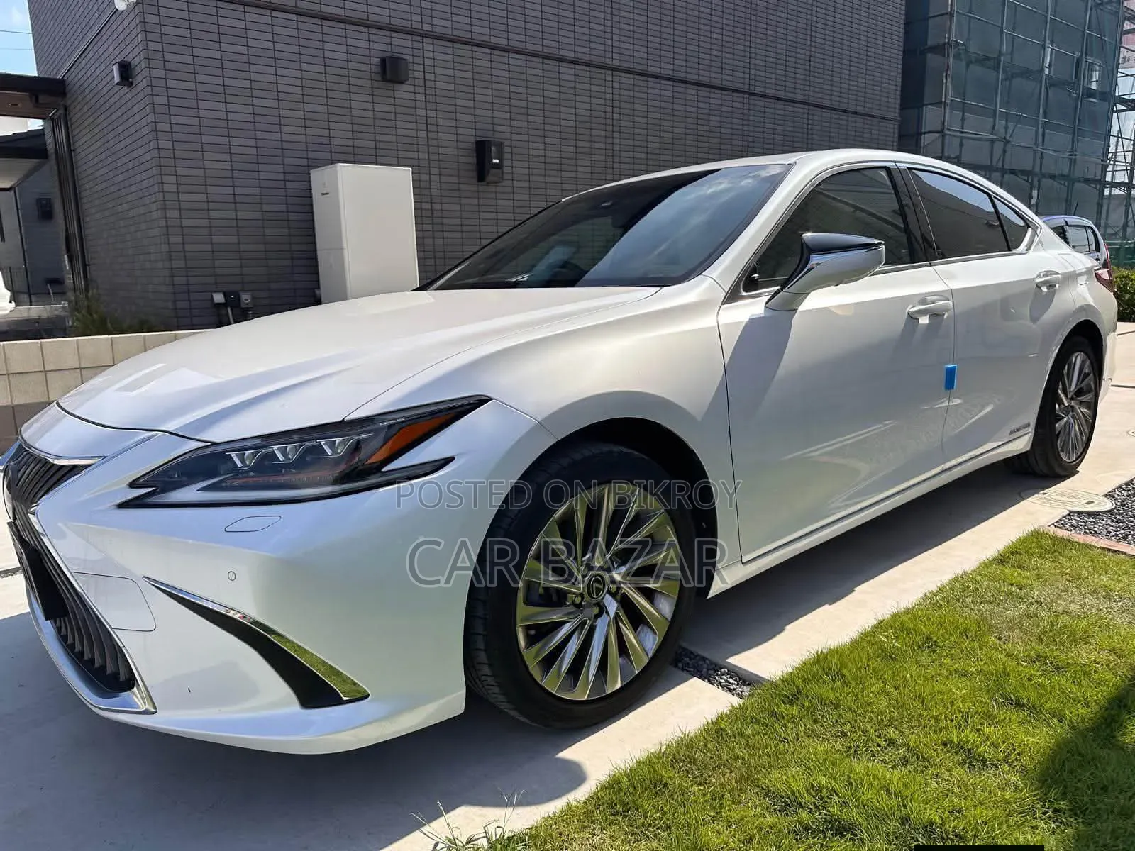 Lexus ES 300h Ultra Luxury 2020 White