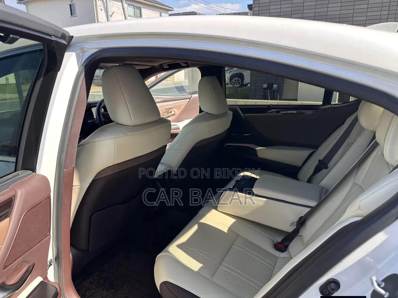 Lexus ES 300h Ultra Luxury 2020 White