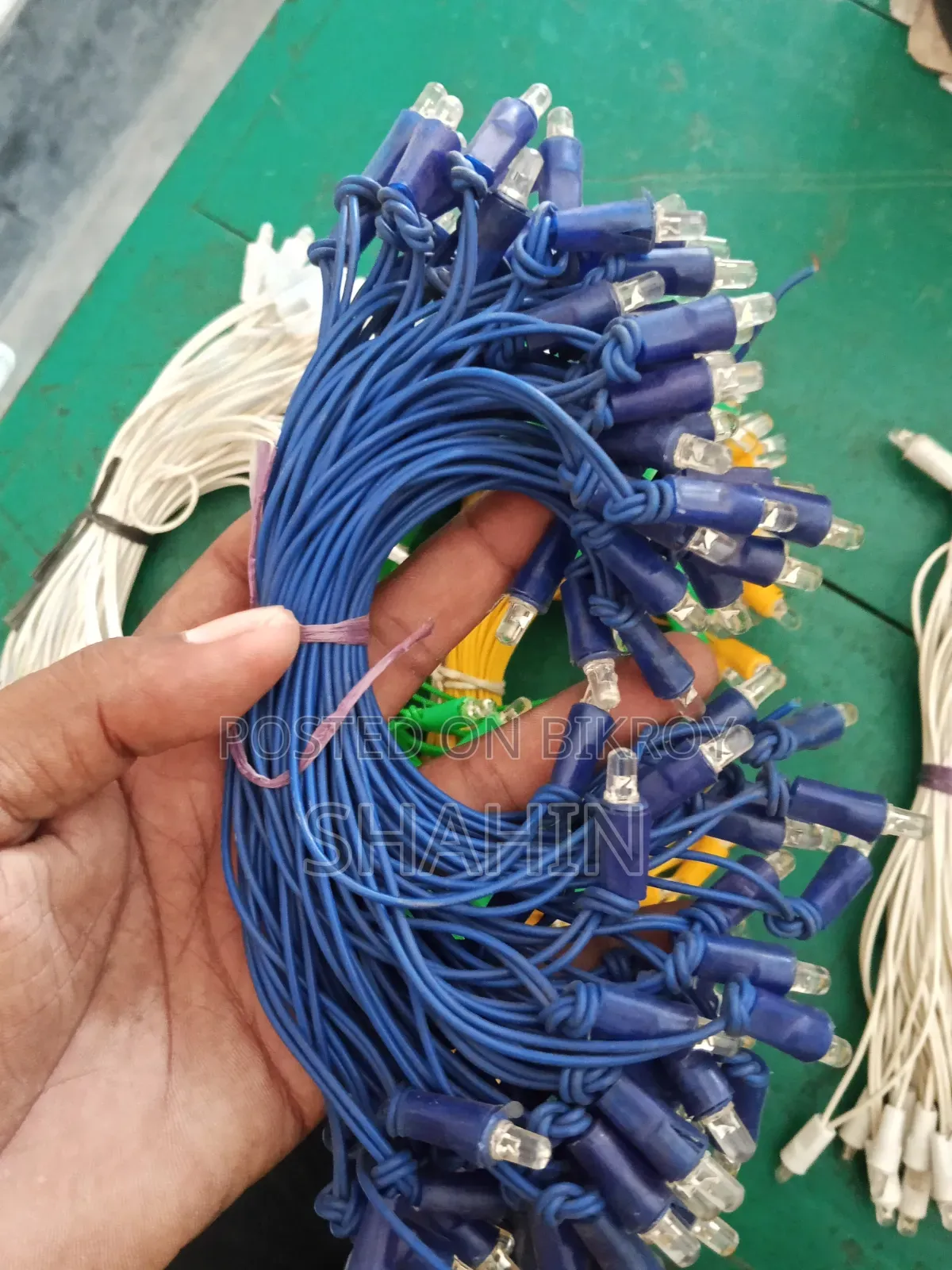 ভাড়া টাকায় কিনে নিন মরিচ বাতি ক্যান্ডি লাইট