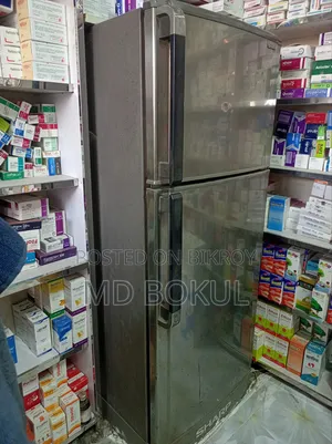 ফার্মেসীতে ব্যবহৃত জাপানী ফ্রিজ