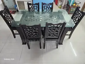 ডাইনিং টেবিল