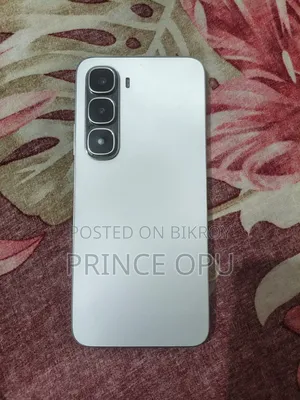 ইনফিনিক্স হট ৬০আই ১২৮ জিবি সাদা