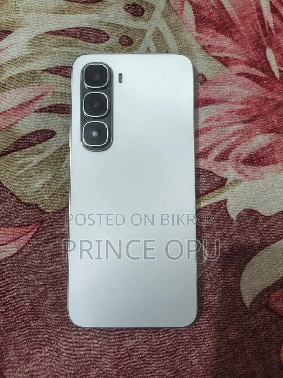 ইনফিনিক্স হট ৬০আই ১২৮ জিবি সাদা