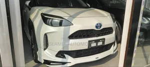 নতুন টয়োটা ইয়ারিস ২০২২ পার্ল