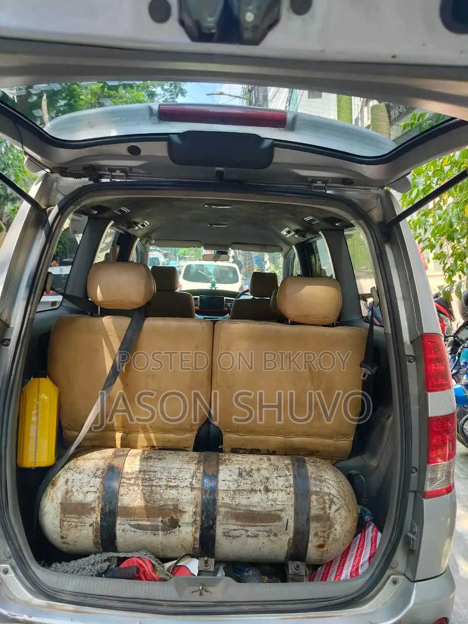 Toyota Noah 2.0 Front-Wheel Drive (8 Seater) 2004 Silver