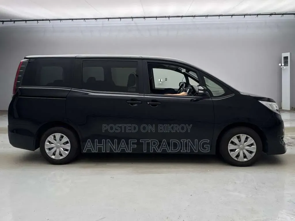 Toyota Noah 2021 Black