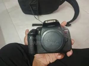 Canon 700d (Used)