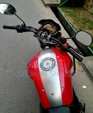 ইয়ামাহা এফজেড ২০১৫ লাল