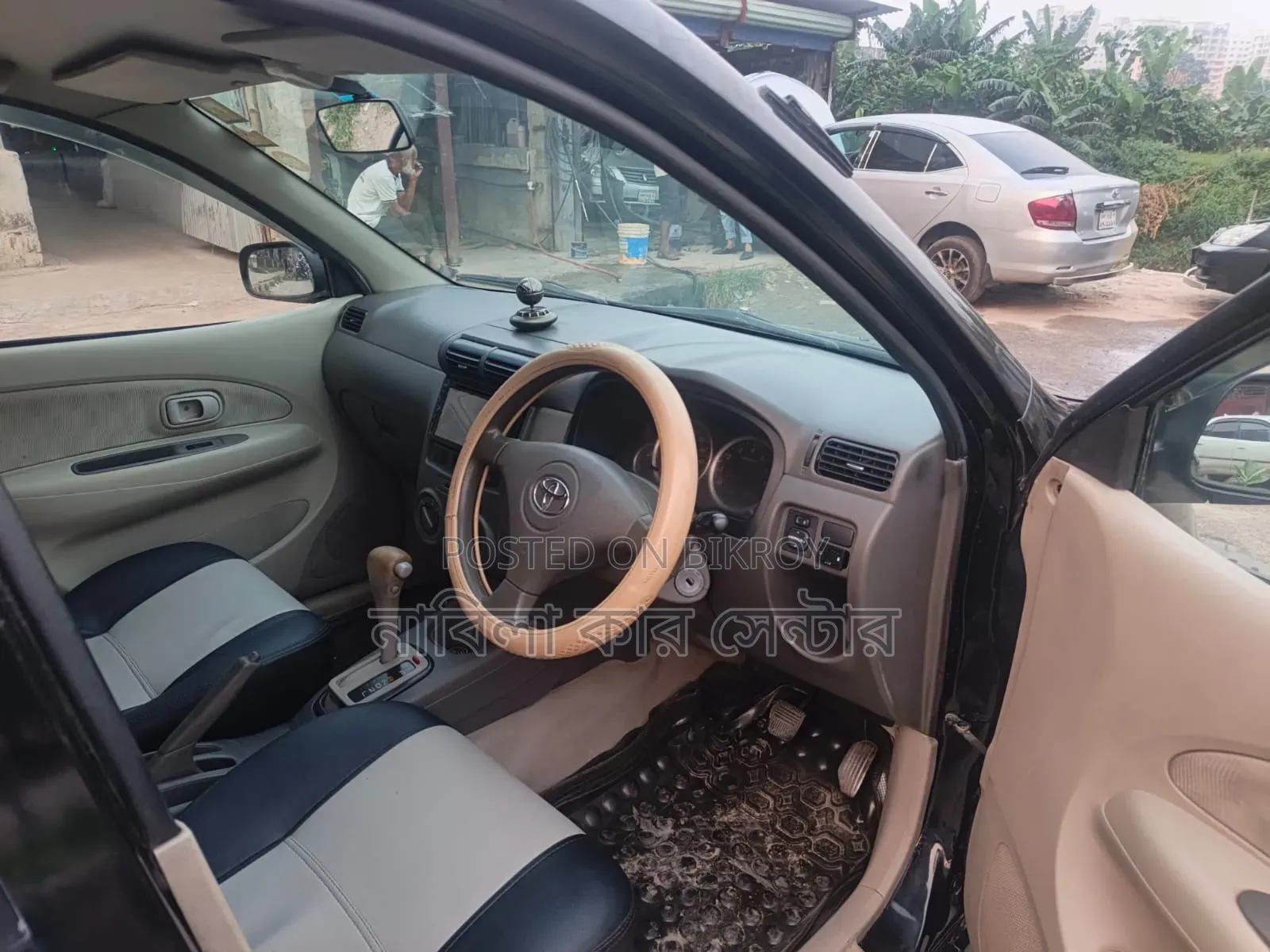 Toyota Avanza 2010 Black