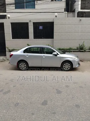 Toyota Axio 1.5 Hybrid 2WD 2015 Silver