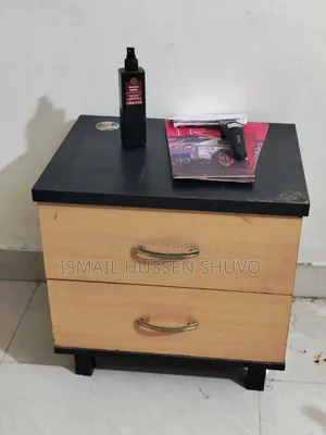 বেডসাইড টেবিল