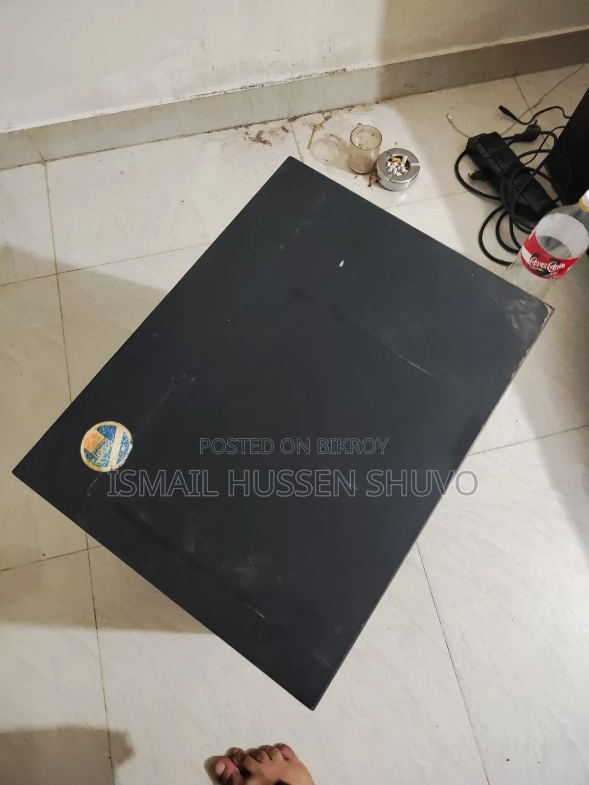 বেডসাইড টেবিল