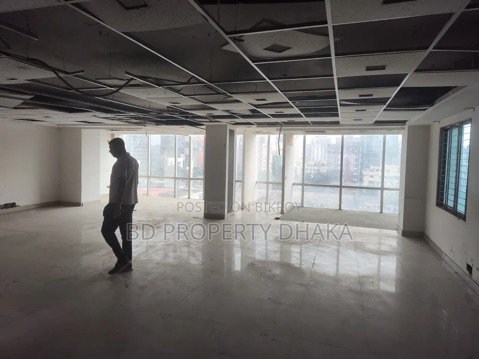 গুলশানে ৬১০০ বর্গফুটের খোলা বাণিজ্যিক স্থান ভাড়া