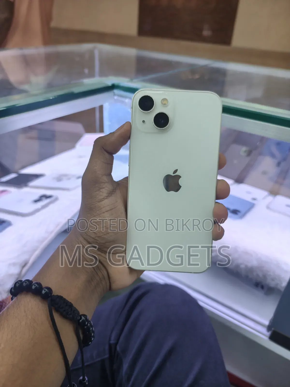 অ্যাপল আইফোন ১৩ ১২৮ জিবি হোয়াইট