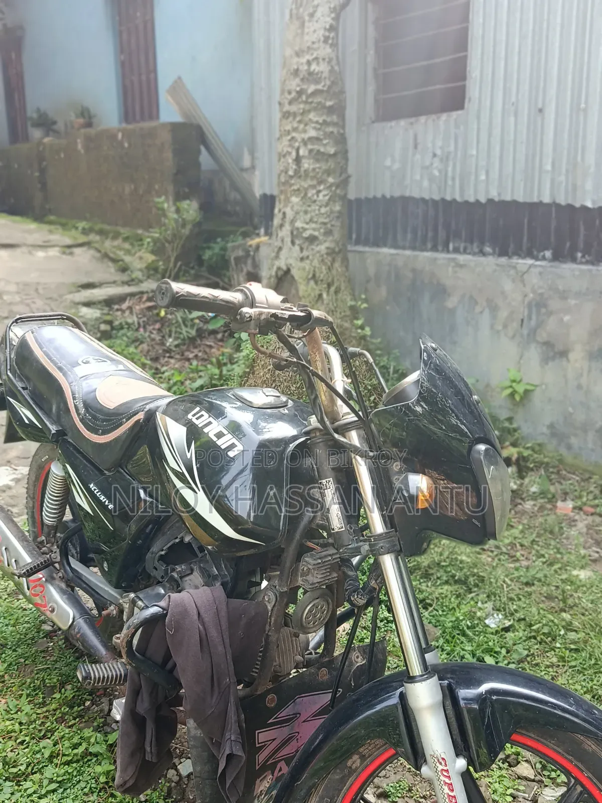 লোনসিন এলএক্স১১০-১২এ ২০১৫ কালো
