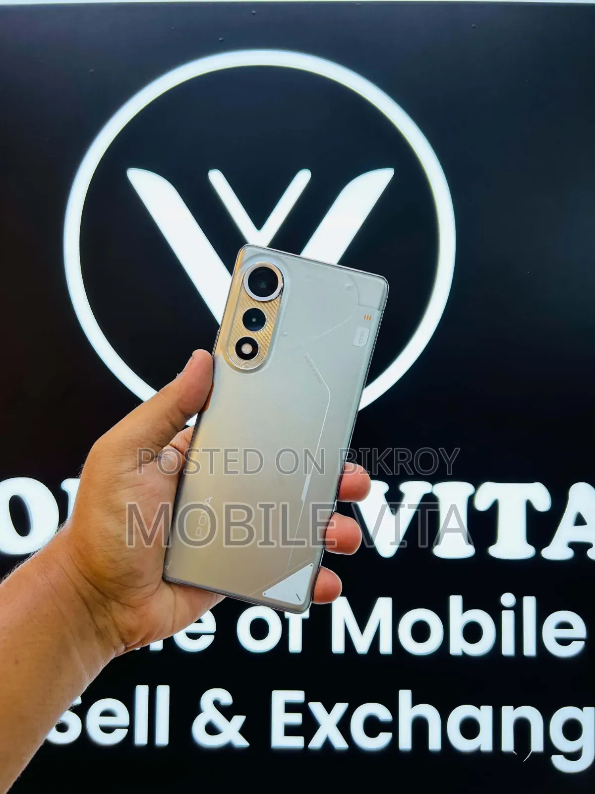 Tecno Pova Curve 256 GB Silver