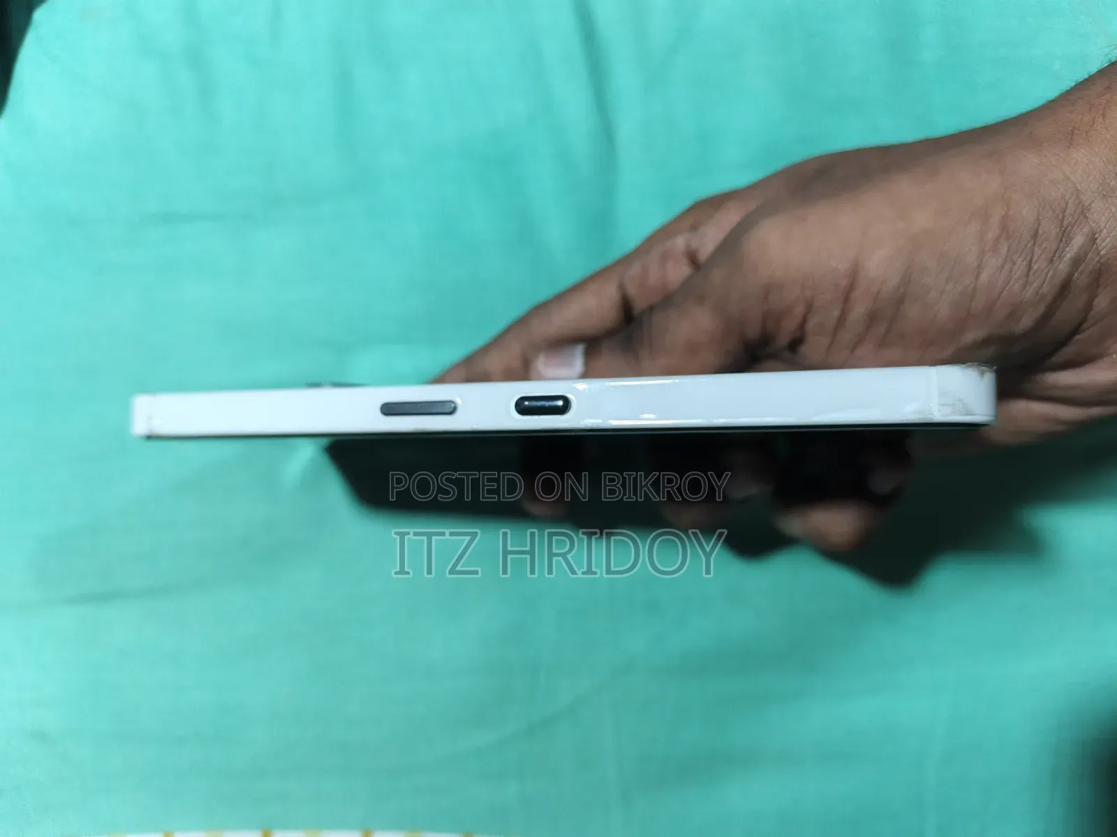 নতুন নাথিং ফোন ৩এ ১২৮ জিবি হোয়াইট