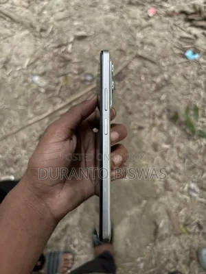 নতুন ভিভো আইকিউও ১২৮ জিবি সাদা