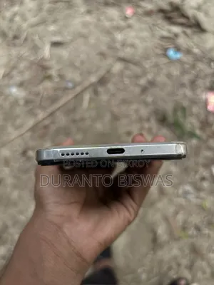 নতুন ভিভো আইকিউও ১২৮ জিবি সাদা