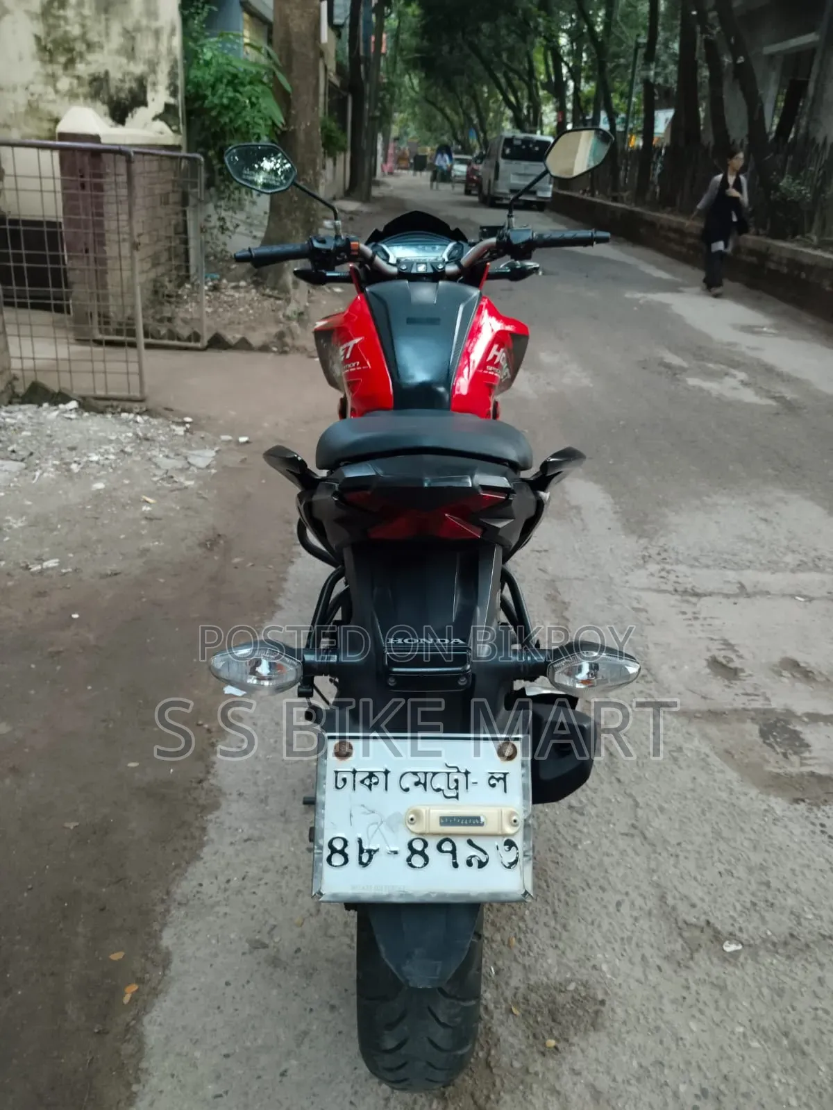 Honda Hornet 2023 Red