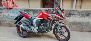 ইয়ামাহা ফেজার ভি২ ২০১৭ লাল