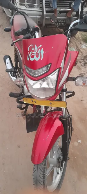 বাজাজ প্ল্যাটিনা ১০০ ২০১৯ লাল