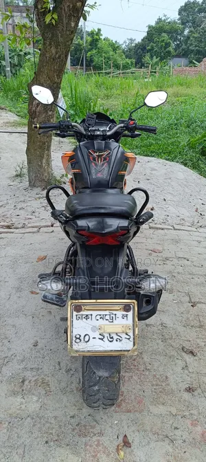 Honda Hornet 2021 Orange