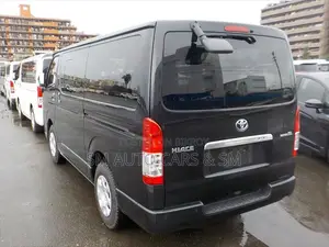 Toyota HiAce 2021 Black