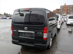 Toyota HiAce 2021 Black