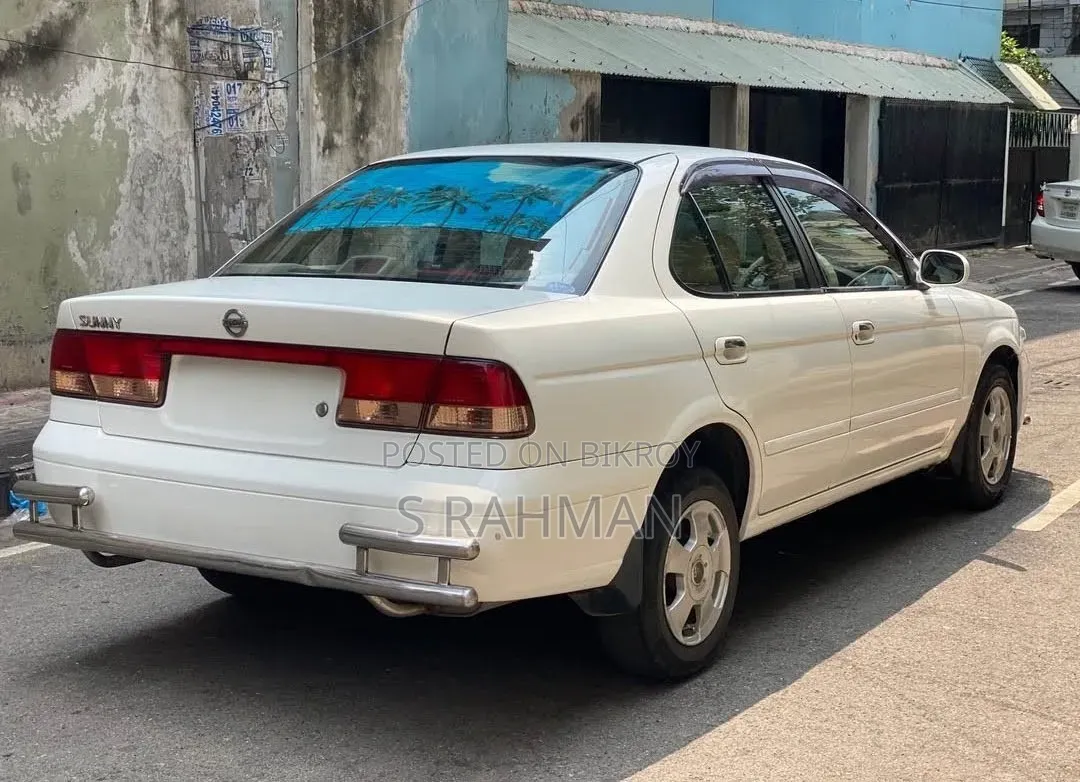 নিসান সানি ২০০৪ সাদা