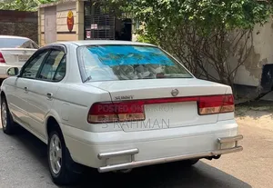 নিসান সানি ২০০৪ সাদা