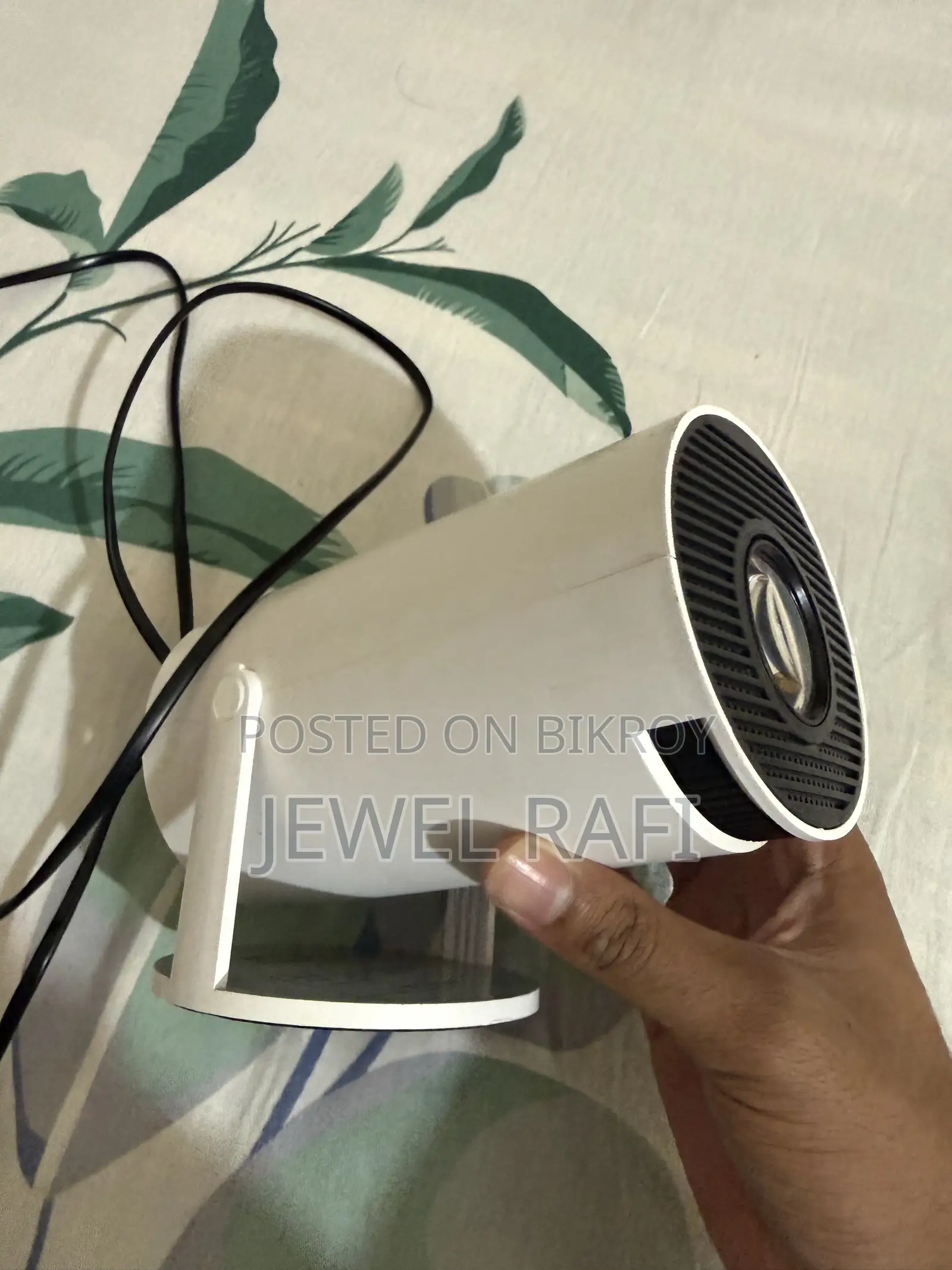 HY 300 Pro Projector