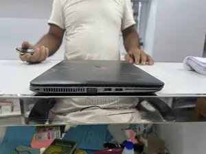 Laptop HP EliteBook 840 G6 4GB Intel Core i5 HDD+SSD 256GB
