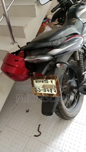 বাজাজ ডিসকভার ১২৫ ২০১৯ ব্ল্যাক
