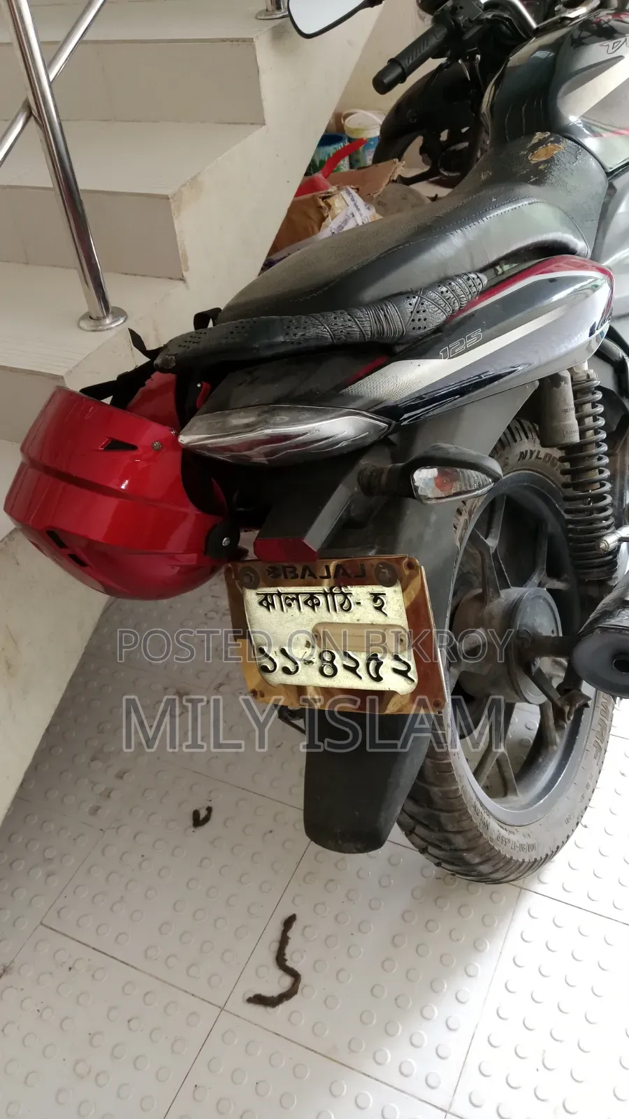 বাজাজ ডিসকভার ১২৫ ২০১৯ ব্ল্যাক