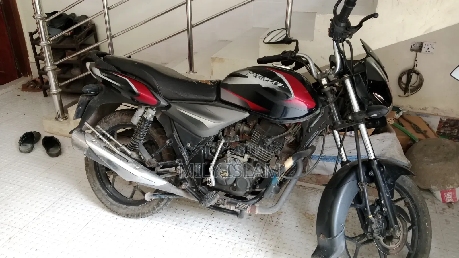 বাজাজ ডিসকভার ১২৫ ২০১৯ ব্ল্যাক