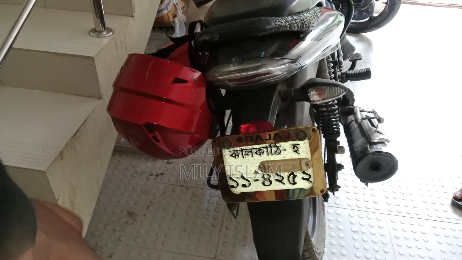 বাজাজ ডিসকভার ১২৫ ২০১৯ ব্ল্যাক