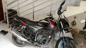 বাজাজ ডিসকভার ১২৫ ২০১৯ ব্ল্যাক