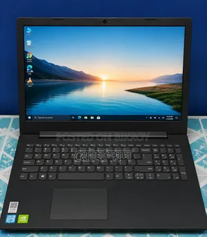 Laptop Lenovo IdeaPad 330C 8GB Intel Core i5 HDD+SSD 256GB