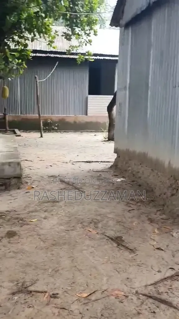 ফুলবাড়িয়ায় ফার্নিশড ২ বেডরুমের বাড়ি বিক্রয়ের জন্য