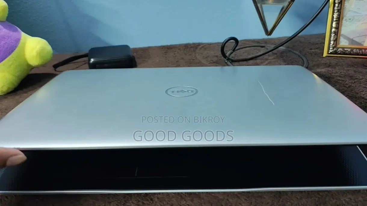 Laptop Dell Inspiron 15 3593 4GB Intel Core i3 SSD 1T