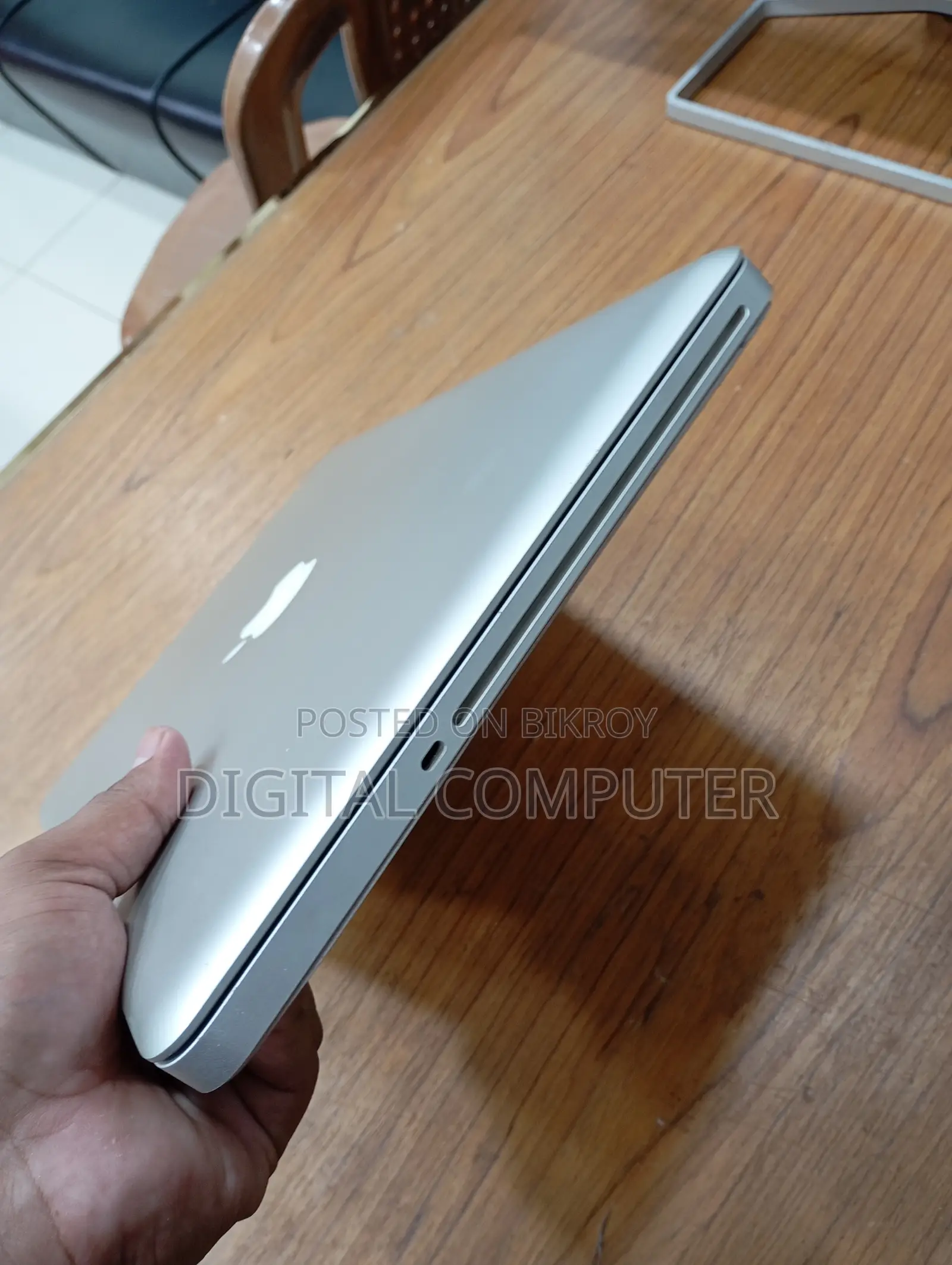 Laptop Apple MacBook Pro 2011 8GB Intel Core i5 SSD 256GB