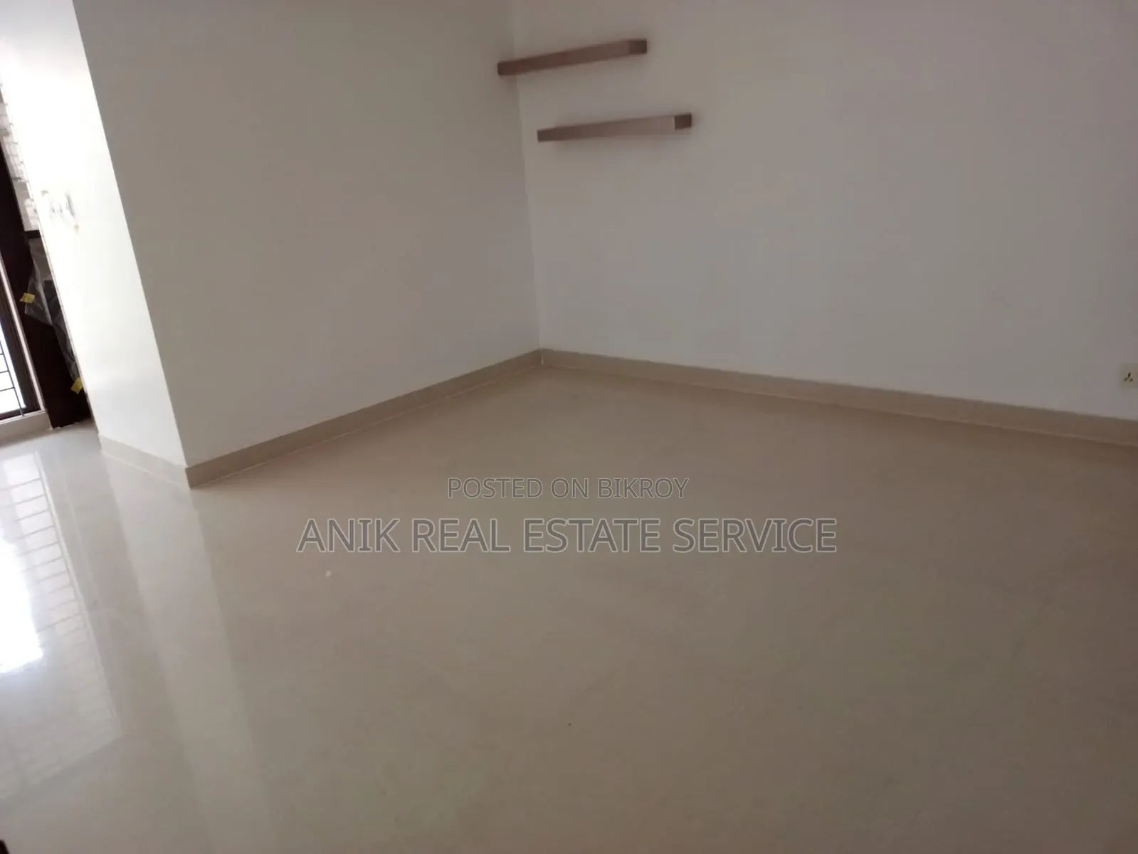 গুলশানের অনিক রিয়েল এস্টেটে ৪ বেডরুমের অ্যাপার্টমেন্ট বিক্রয়
