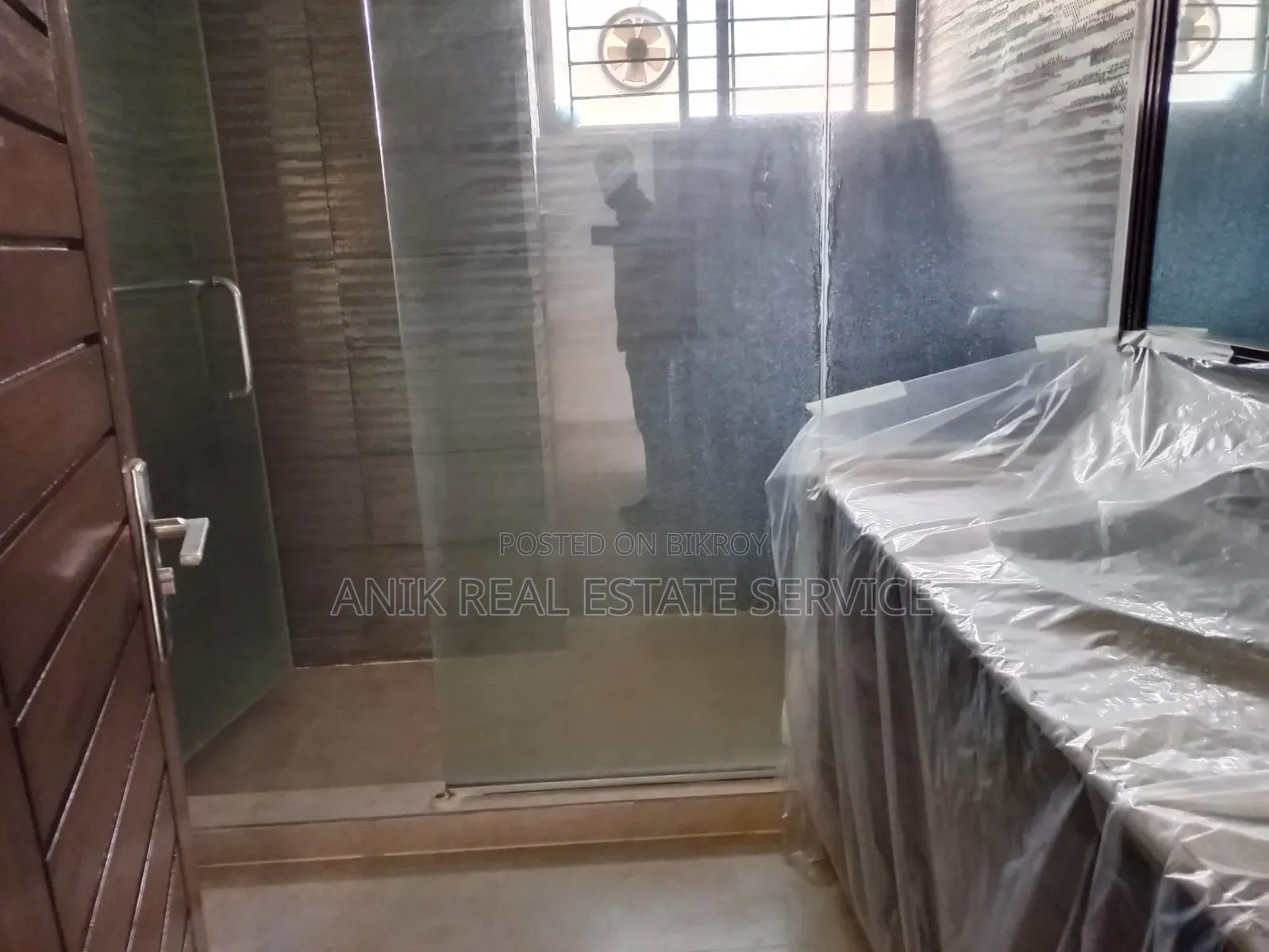 গুলশানের অনিক রিয়েল এস্টেটে ৪ বেডরুমের অ্যাপার্টমেন্ট বিক্রয়