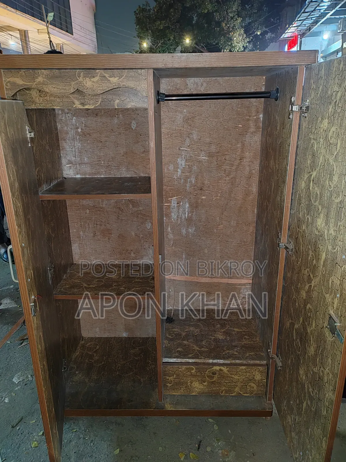 Almirah for Sale