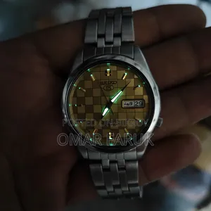 Seiko 5 Automatic Gold Checkered Tapestry Dial Men's Watch | 21 Jewels