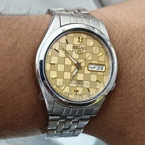 Seiko 5 Automatic Gold Checkered Tapestry Dial Men's Watch | 21 Jewels