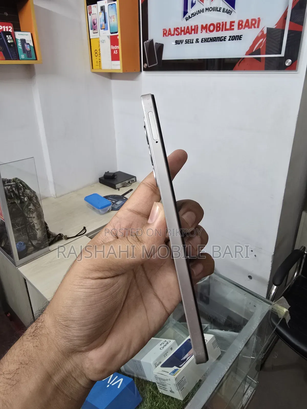 Realme 128 GB Gold