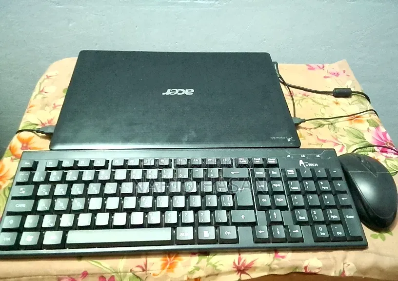 Laptop Acer Aspire 4745 4GB Intel Core i3 HDD+SSD 320GB